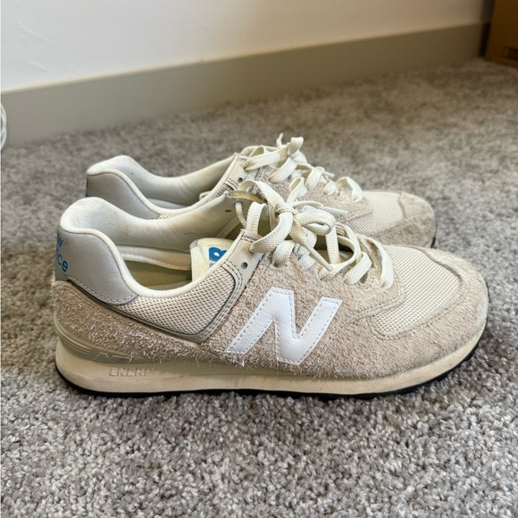 New Balance 574 - Picture 1 of 9